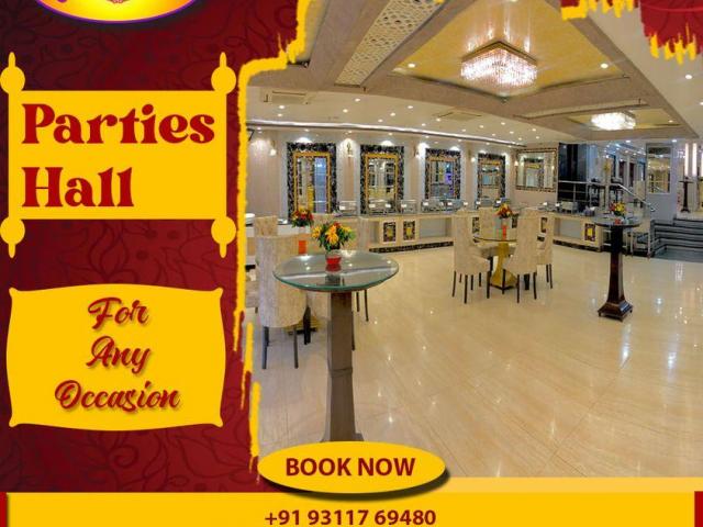 Day Use hotels in Noida with superior room Yuturntownhouse - 1/1